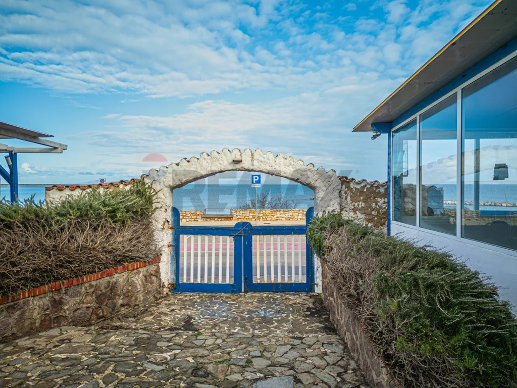 Välivaade - Panoramic Restaurant with Sea View in Porto Torres