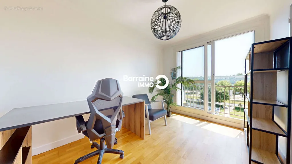 Bureau - Appartement Meublé avec Balcon à Brest - Lanrédec