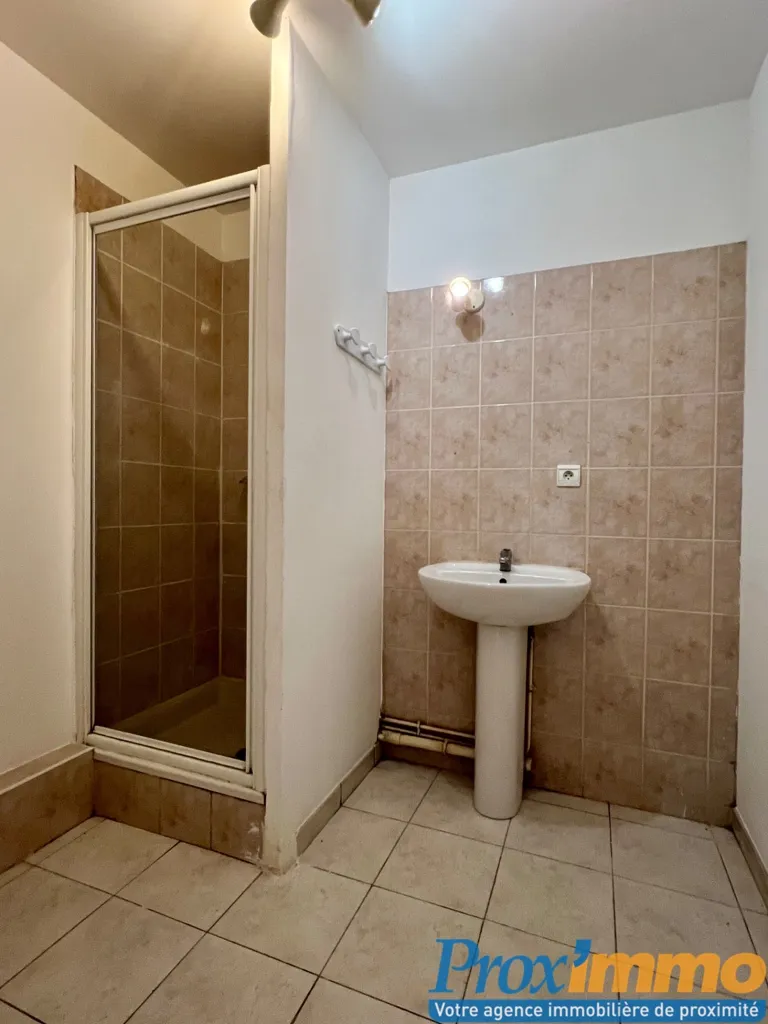 Salles de bain - Appartement avec Balcon dans Résidence Sécurisée