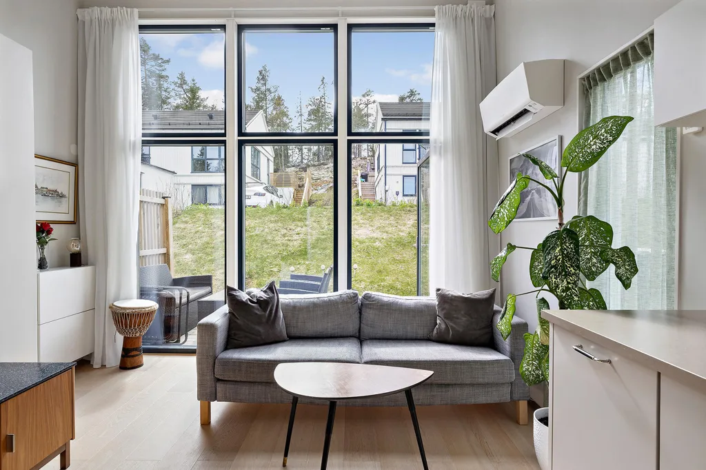 Séjour - Modernised Atelier Flat with Loft in Södervägen
