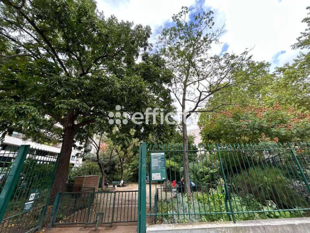 4-toaline korter asukohas Paris-18e