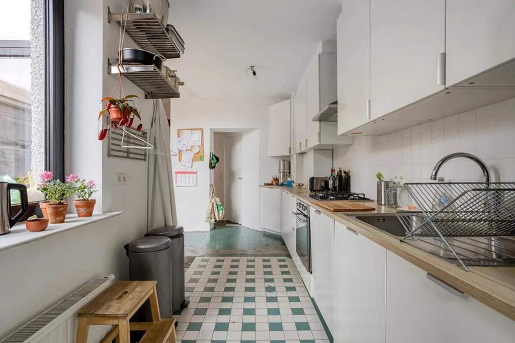 Cuisine - Maison Rénovée avec Terrasse à Proximité de 12 m²