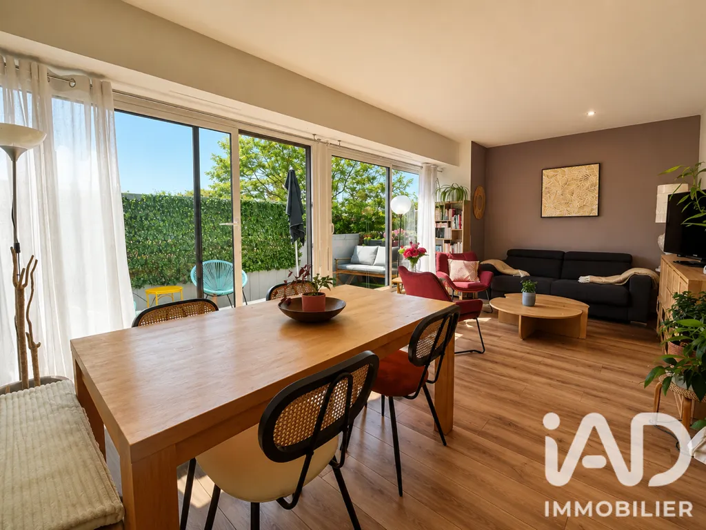 Salle à manger - Appartement 3 Pièces avec Balcon à Garches