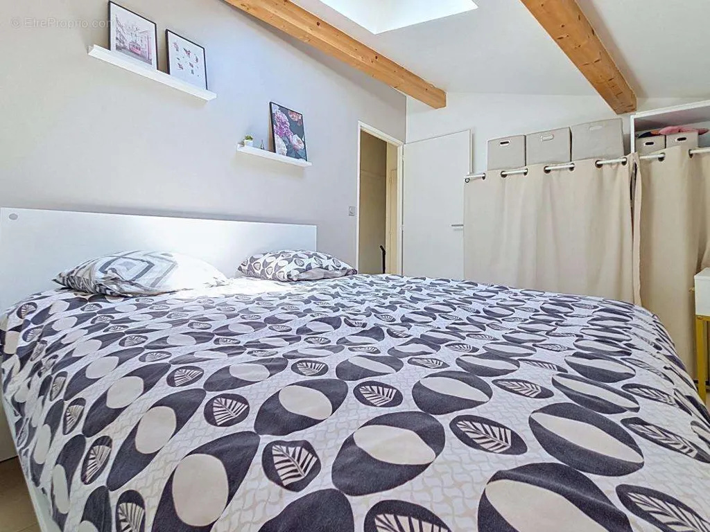 Magamistoad - Duplex Apartment with Private Parking in Central Location