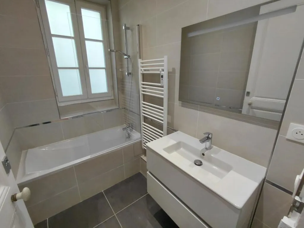 Bagni - Refurbished Flat with Digicode in Prestigious Residence