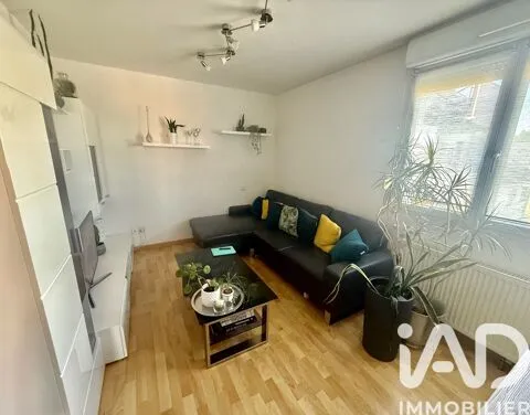 Séjour - Duplex Lumineux avec Balcons à Oeting