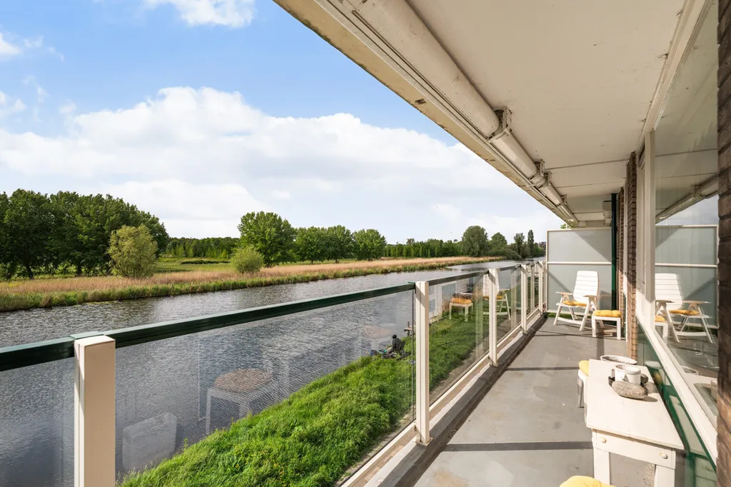 Rõdu - 3-Bedroom Apartment with Water View in Maassluis
