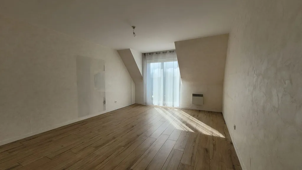 Pièces - Duplex avec Garage près de la Gare SNCF à Beauvais