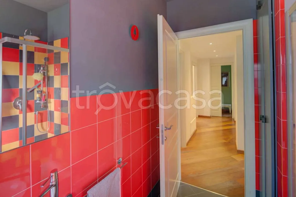 Salles de bain - Ground Floor Apartment with Garden in Moncalieri