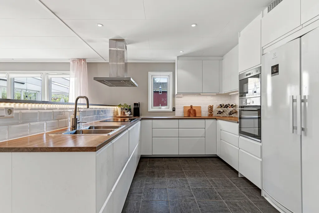 Cuisine - Corner Plot Villa with Glassed Veranda in Herrestad