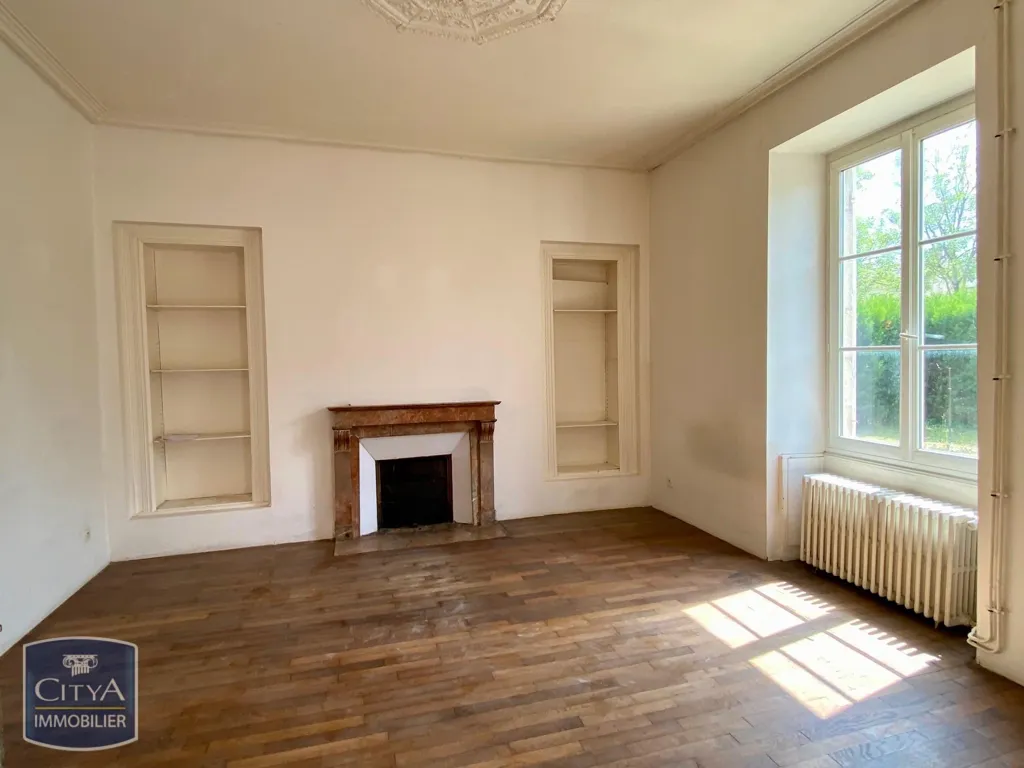 Séjour - Appartement de Plain-Pied avec Jardin à Orne