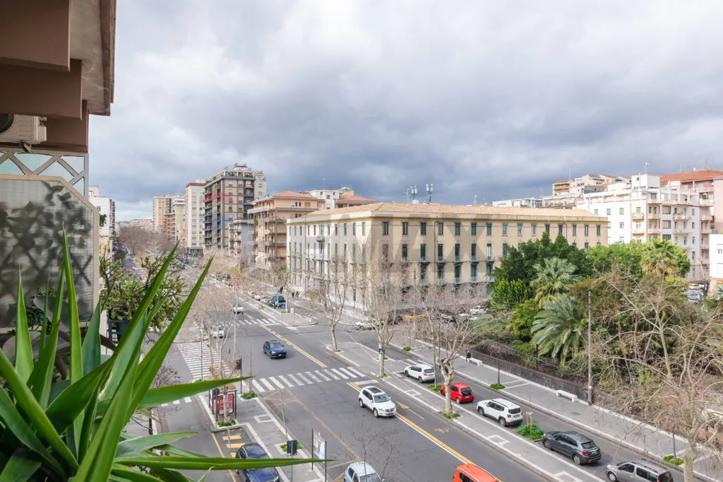 Balcone - Apartment with Balcony in Corso Italia, Catania