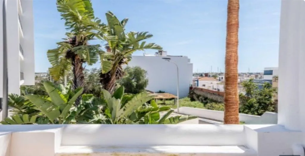 Terrazza - Refurbished Villa with Garden in Portimão
