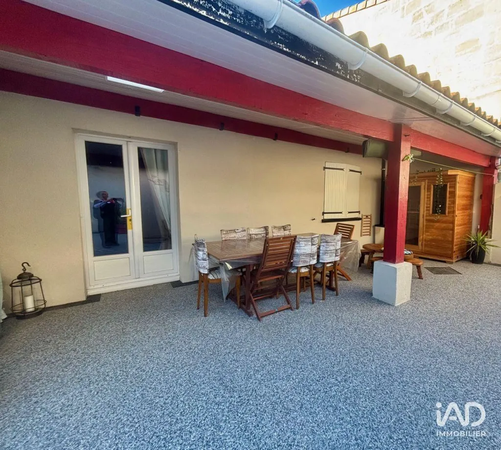 Terrazza - Bakery with Attached House in Cussac-Fort-Médoc