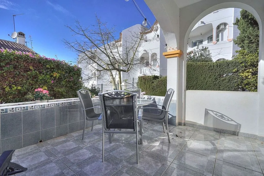 Terrass - Corner Semi-Detached House with Pool in Mijas Golf