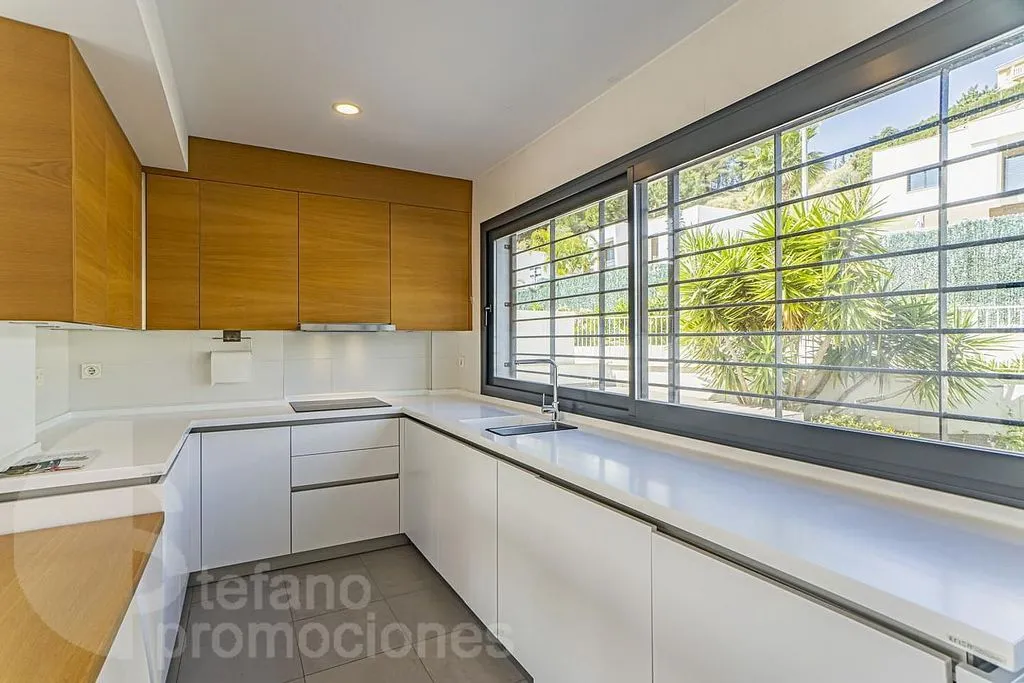 Cuisine - Luxury Villa with Sea Views in Málaga Este