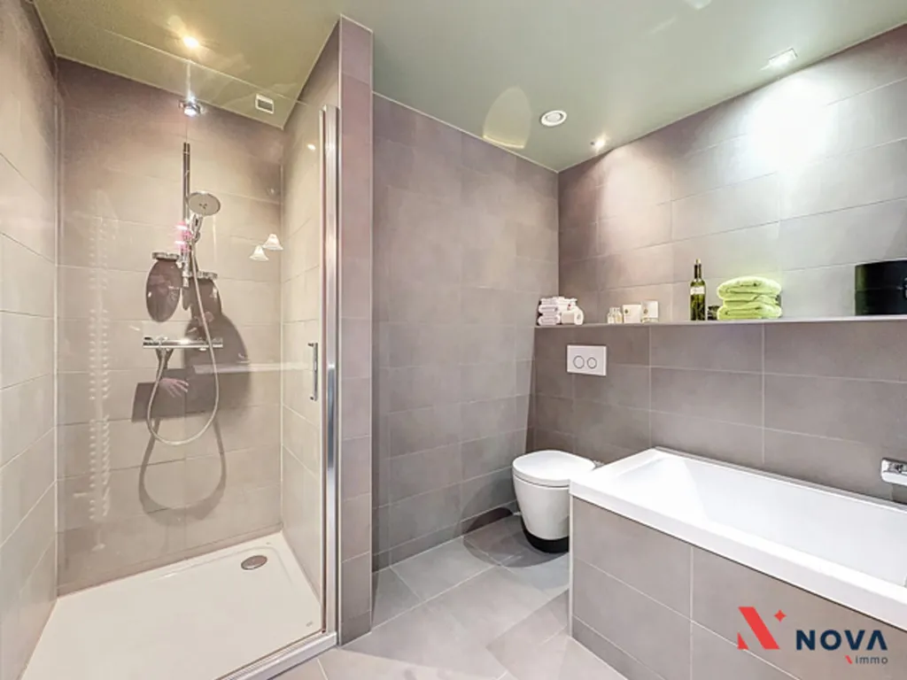 Salles de bain - Appartement 2 Chambres avec Vue Panoramique à Bruxelles