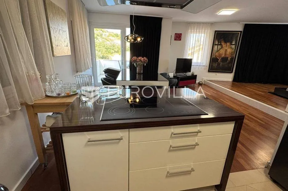Cuisine - Luxury Penthouse with Plot in Bol Town Centre