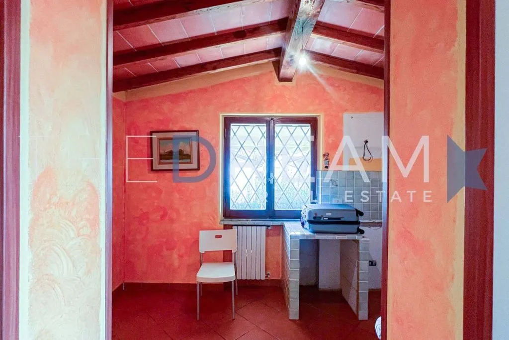 Bureau - Detached Villa with Private Garden in Forte dei Marmi