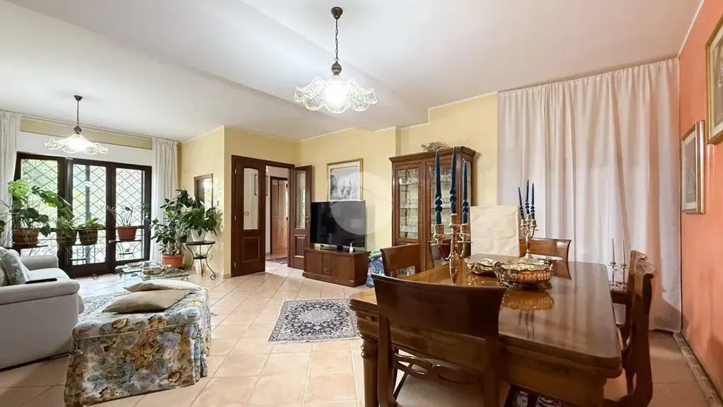 Dining Room - Modern Terrace Villa in Pettino, L'Aquila