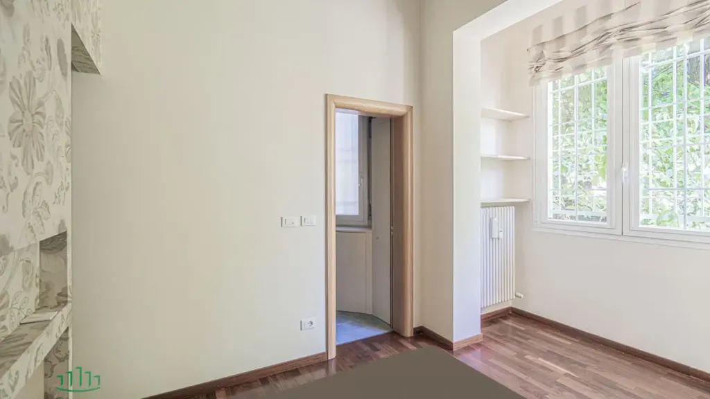 Pièces - Armed Bilocale with Private Patio in Bologna