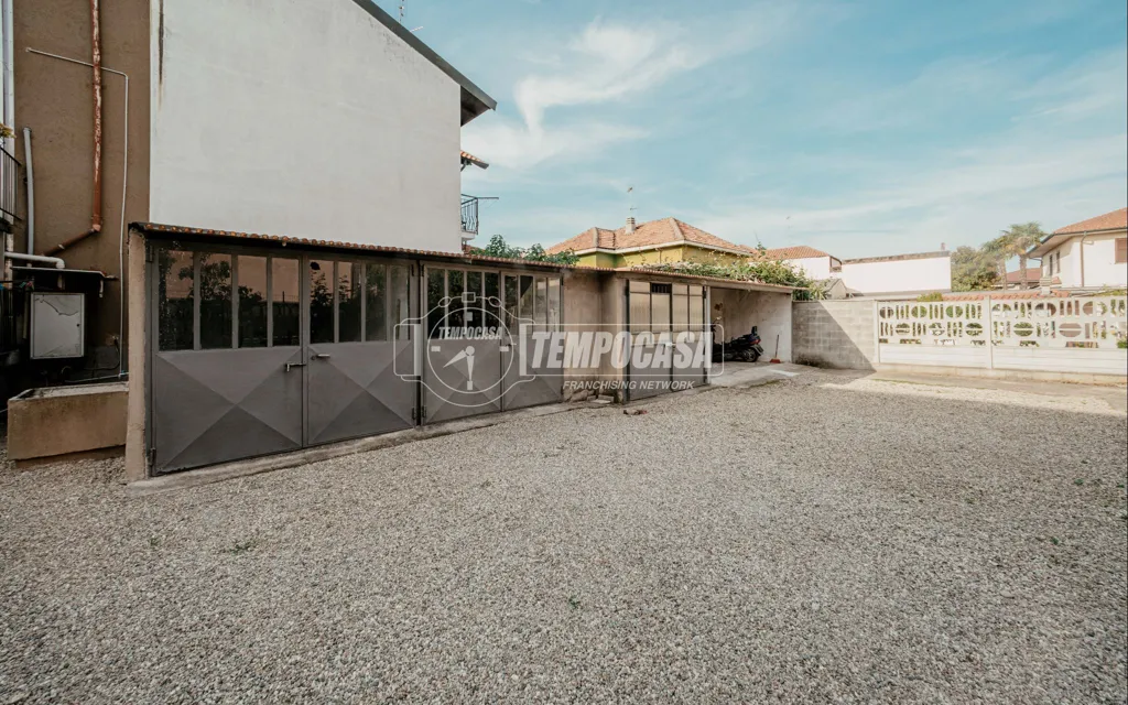 Jardin - Spacious Triplex with Balcony in Vigevano