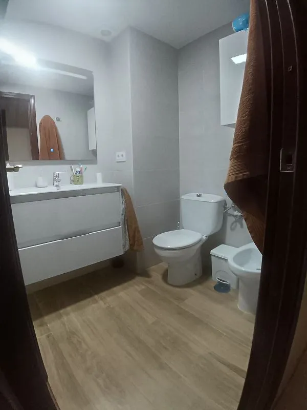 Vannitoad - Furnished Flat with Balcony in Triana East