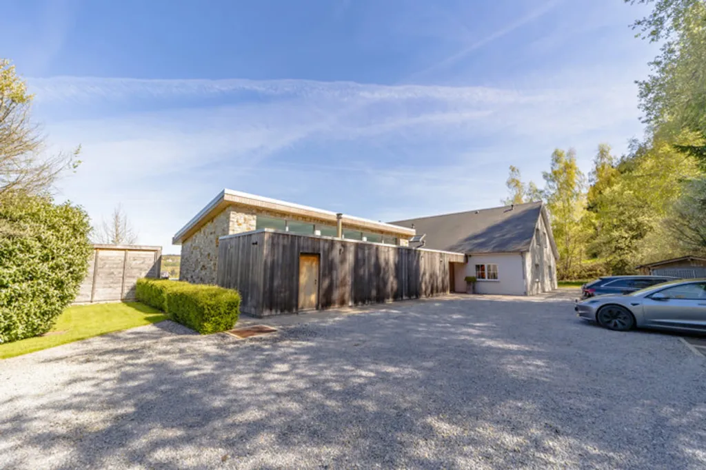 Gîte avec Vue Imprenable et Espace Wellness à Stavelot