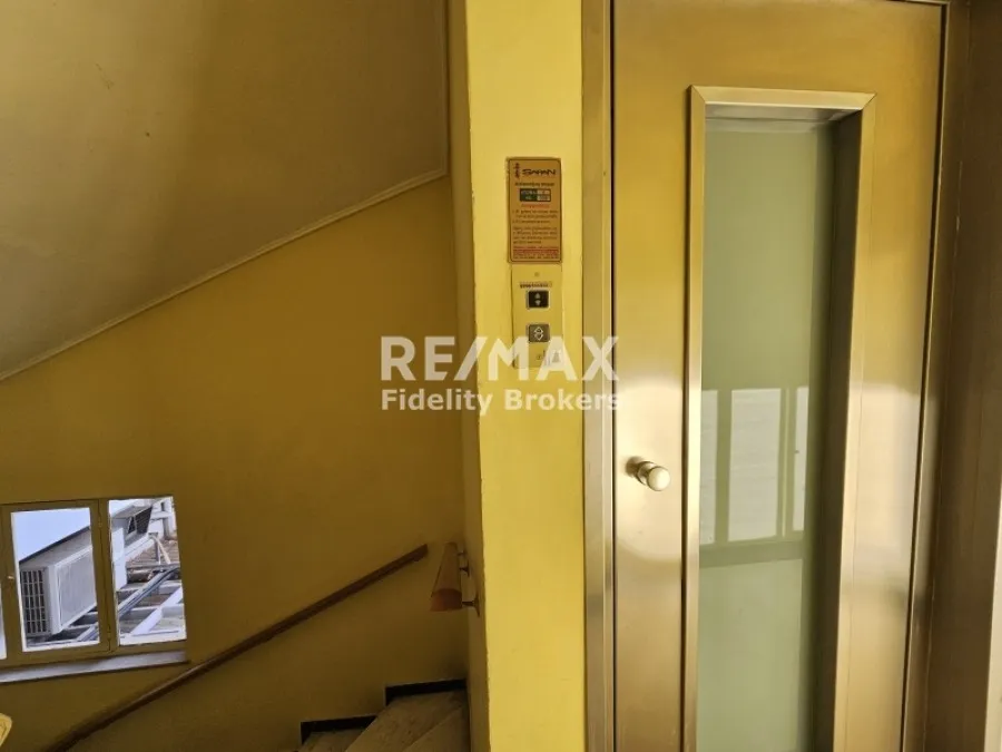 Esik - Apartment with Sea View in Glyfada Centre