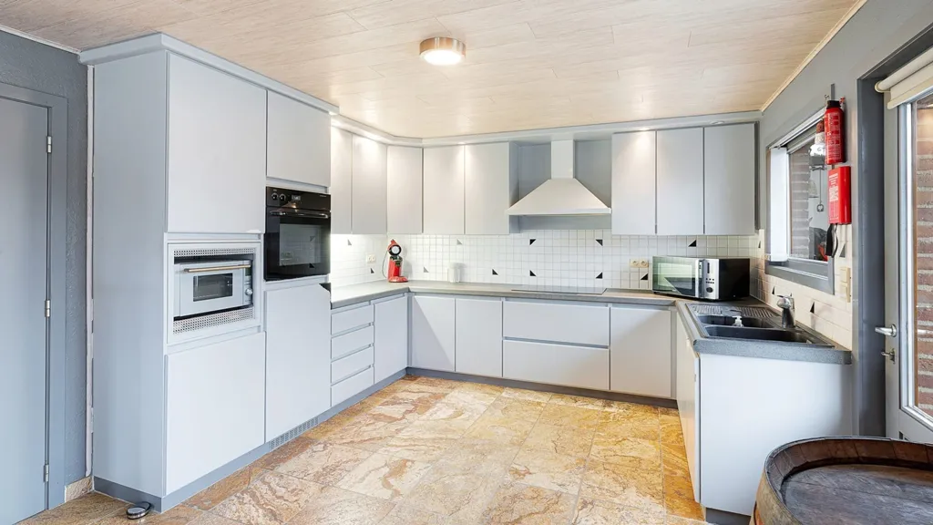 Kitchen - Bungalow-Villa with Pool in Lissewege