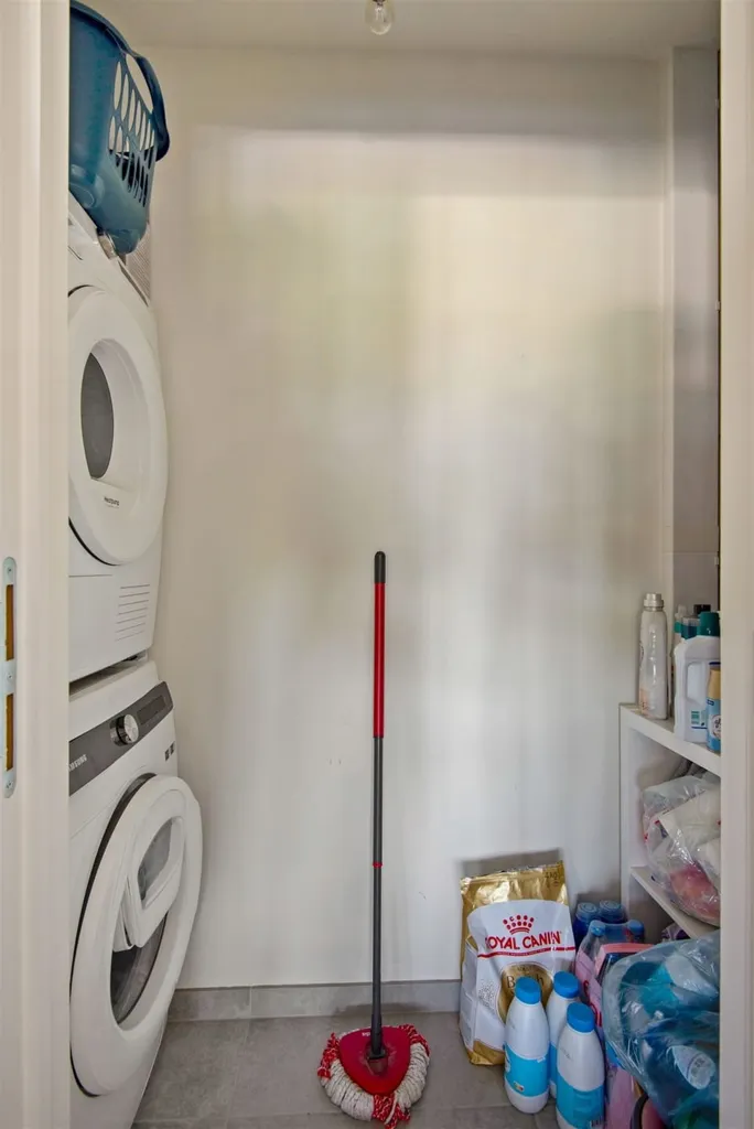 Buanderie - Appartement Rénové avec Garage à Lier