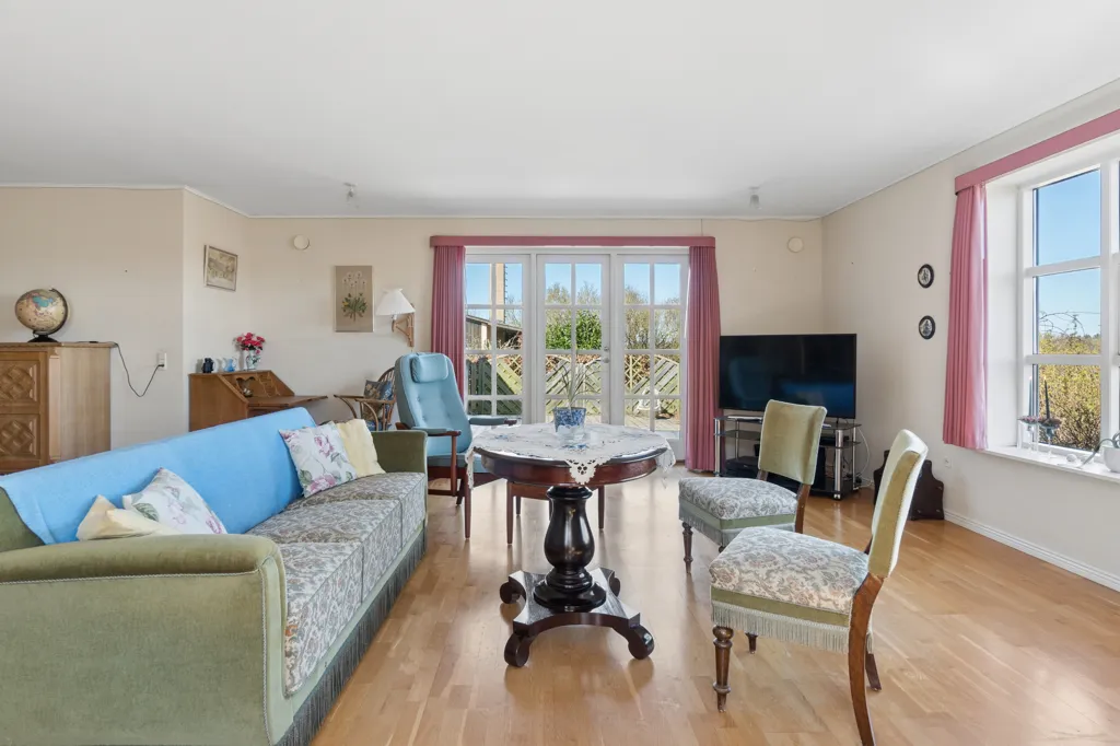 Soggiorno - Elevated Villa with Garden Views near Ellinge