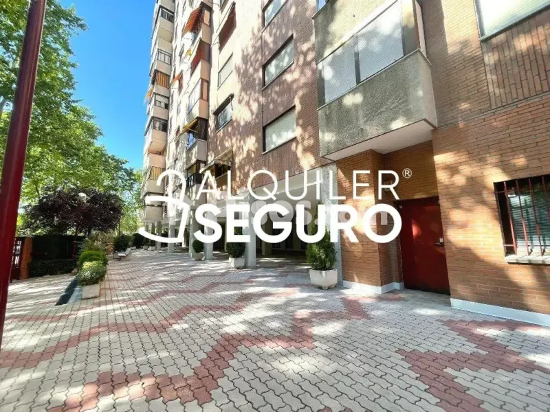 Giardino - Spacious Flat with Garden and Pool in Moratalaz