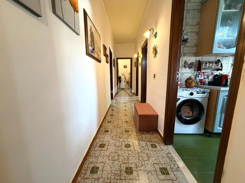 Entrée - Two-Bedroom Apartment with Balcony in Pitrè Alta, Palermo