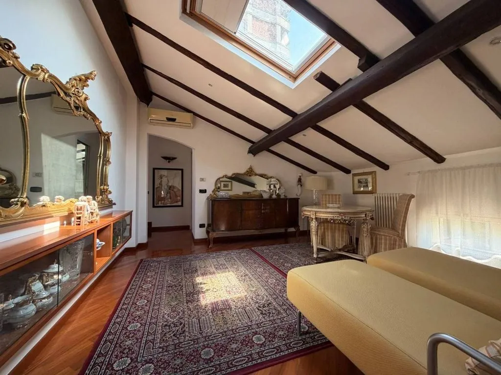 Stanze - Luxury Mansarded Apartment in Bologna