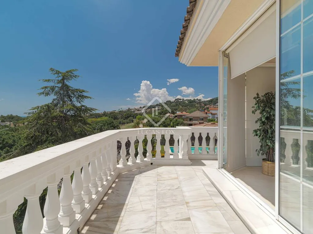 Rõdu - Luxury Villa with Sea View in Vilassar de Dalt