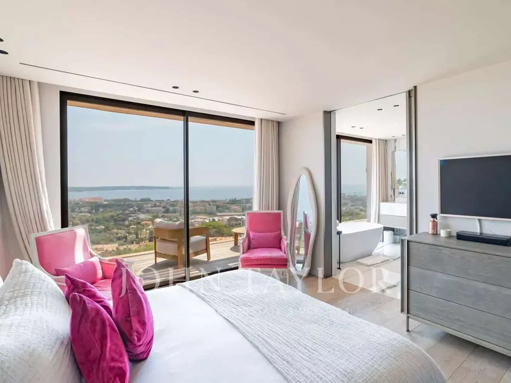 Chambres - Villa Luxueuse avec Vue Mer à Golfe-Juan