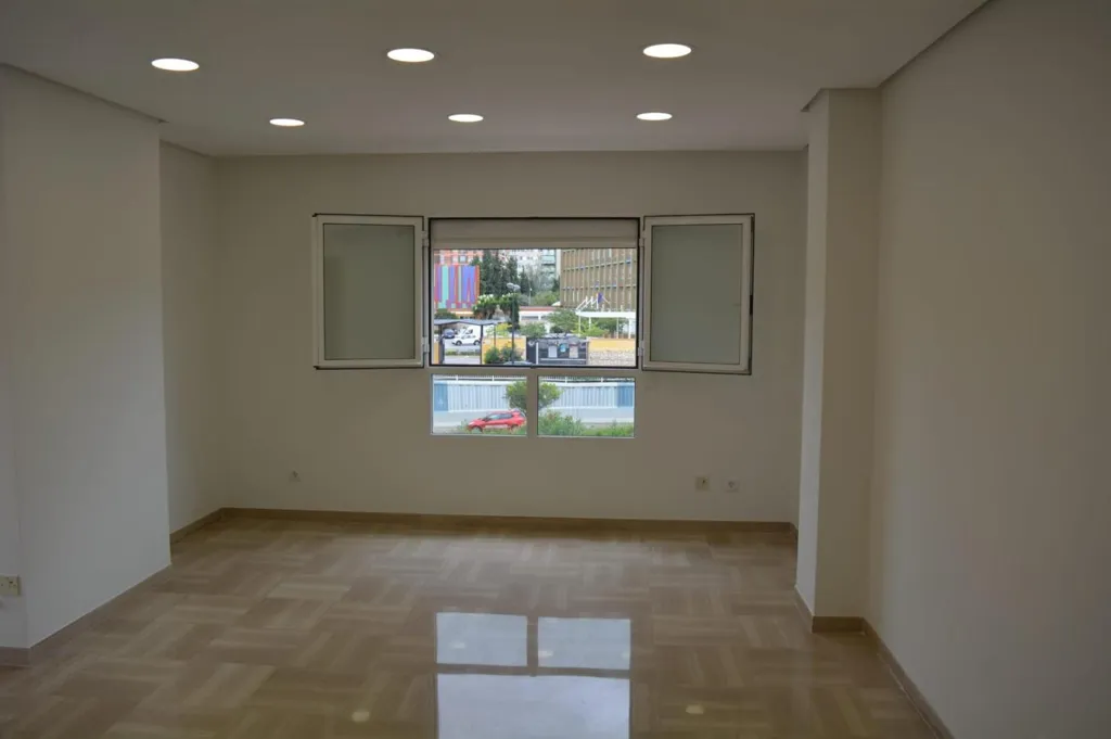 Rooms - Office with Corner Location in Valencia