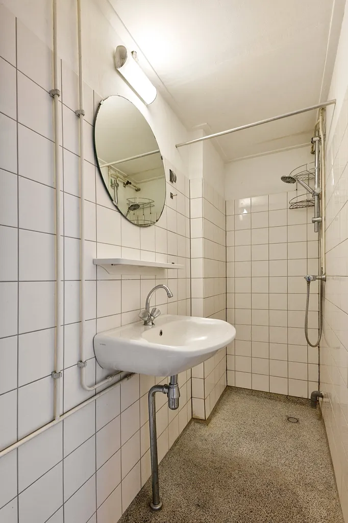Bagni - Apartment with South-Facing Balcony in Amsterdam