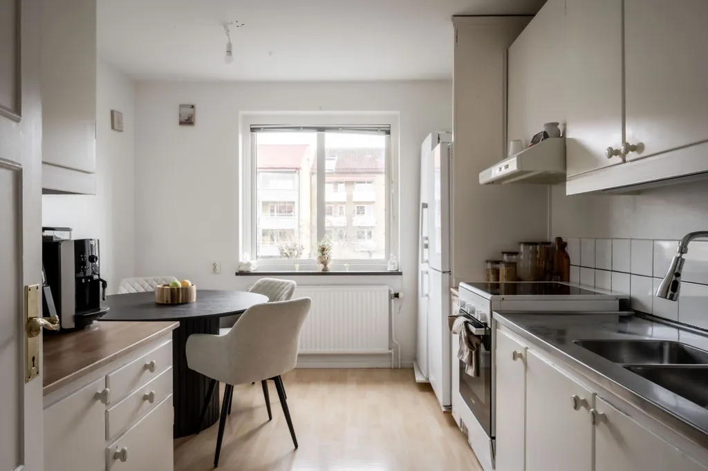 Kitchen - Two-Bedroom Flat with Balcony in Sjöbo