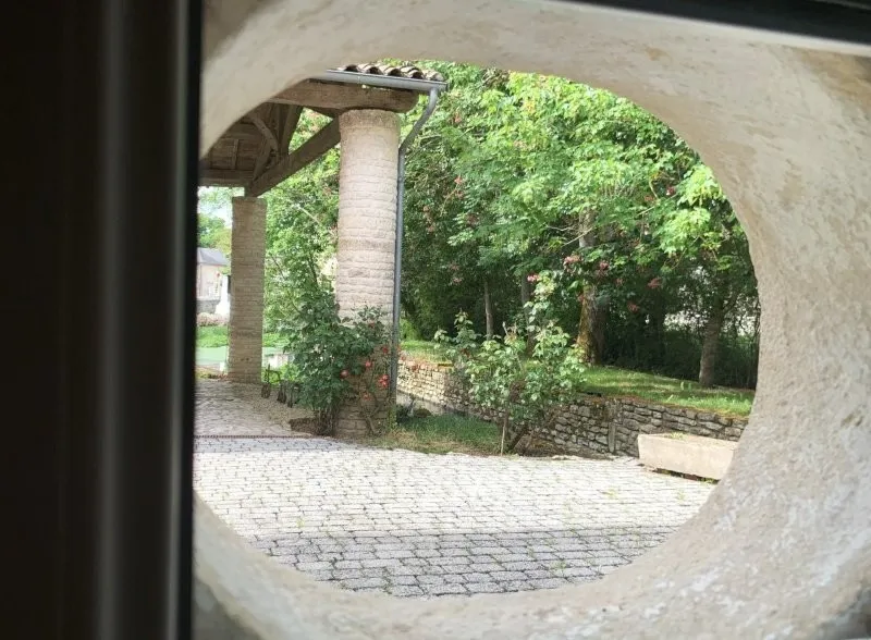 Jardin - Moulin Rénové avec Piscine et Parc près de Niort