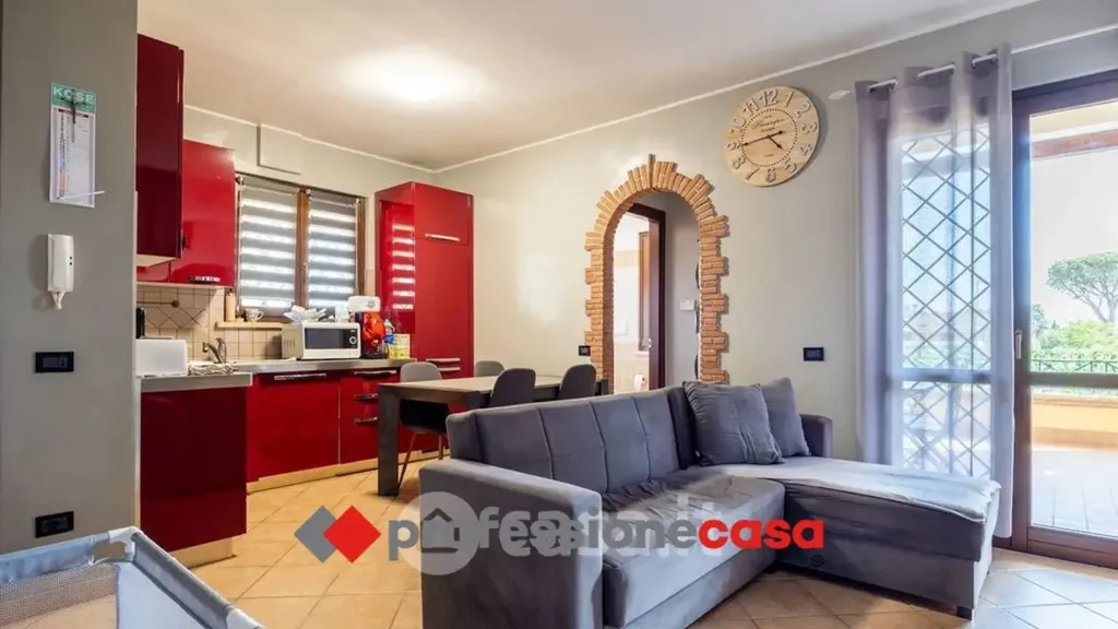 Soggiorno - Casa indipendente con giardino a Pomezia