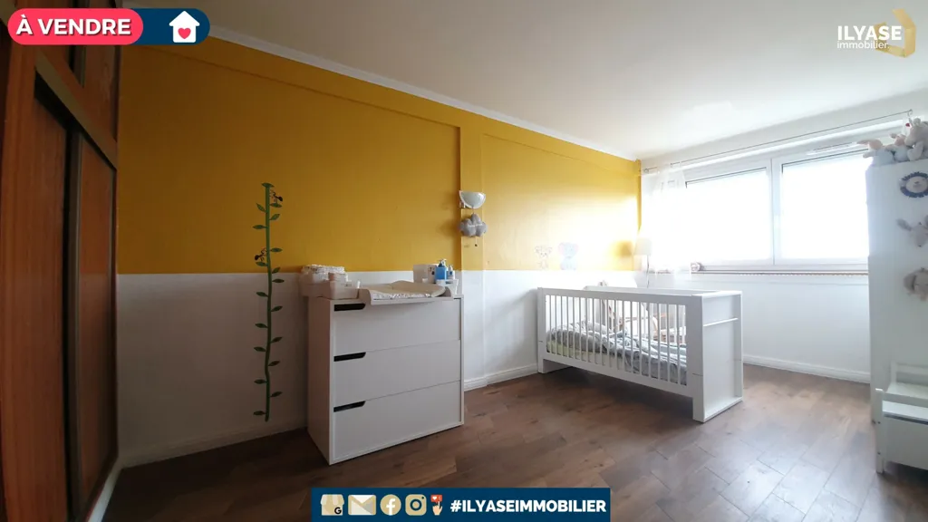 Chambres - Appartement T3 avec Balcon et Vue Dégagée à Chalon-sur-Saône