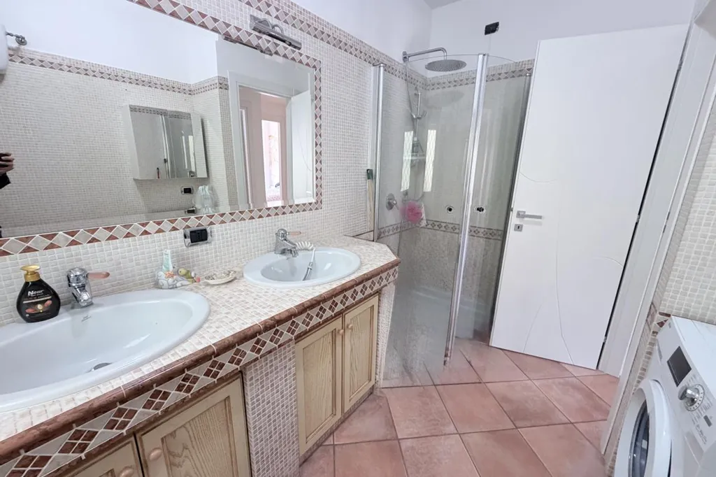 Salles de bain - Rusticated Apartment with Large Terrace in Genzano di Roma