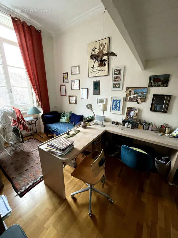 Kabinet - Charming Flat with Courtyard View in Préfecture