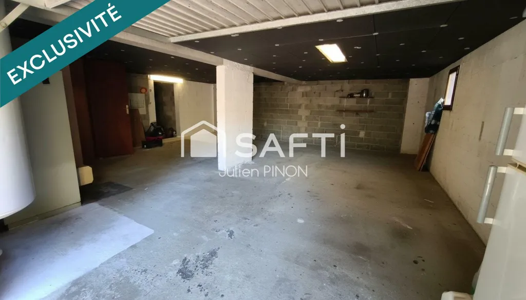 Garaaž - Four-Bedroom House with Pool in Gargas