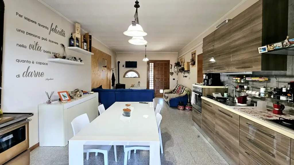 Salle à manger - Villa with Garden in Ponso, Bresega