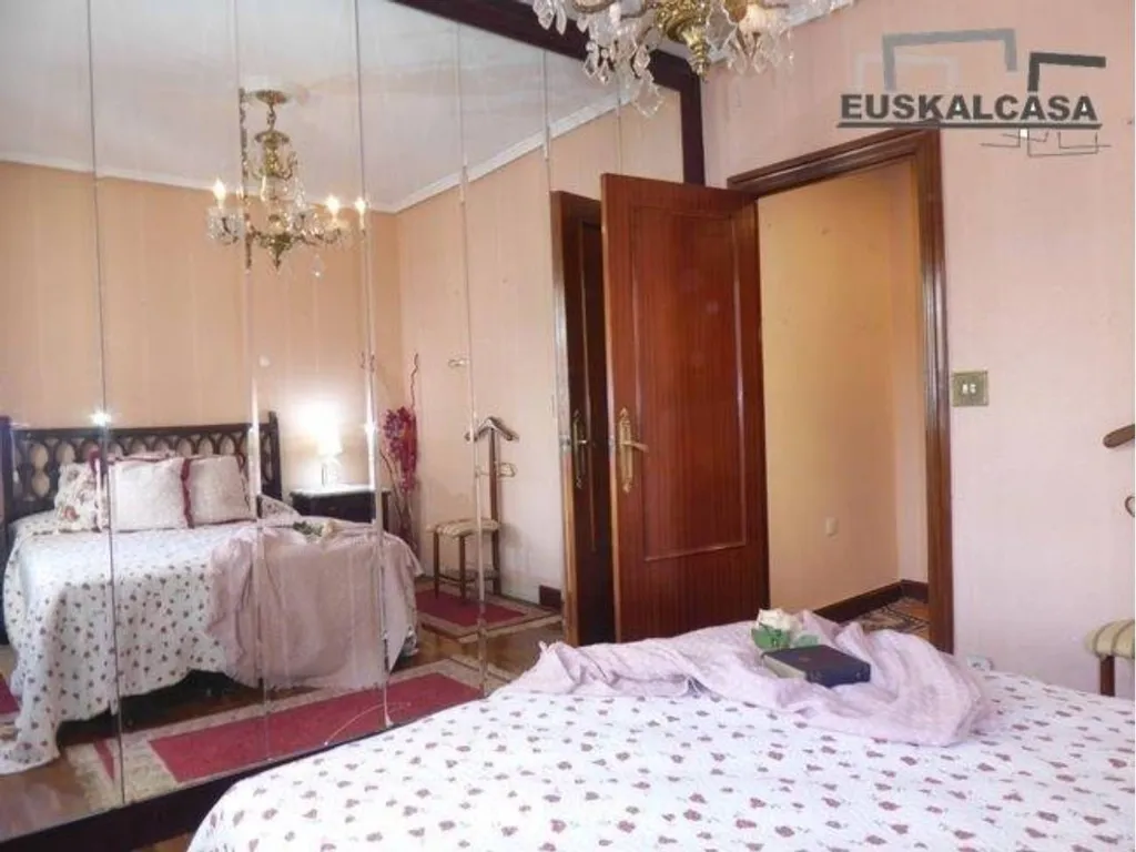 Chambres - Bright Apartment with Lift in Bilbao