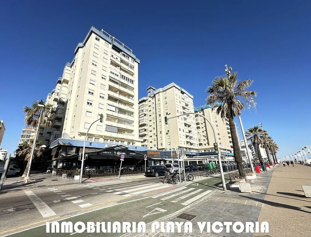 Välivaade - Beachfront Apartment with Garage in Playa Victoria