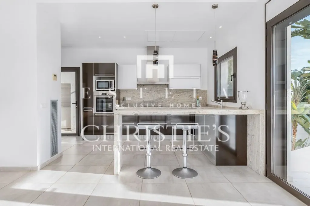 Cuisine - Modern Villa with Sea View in Santa Eulalia